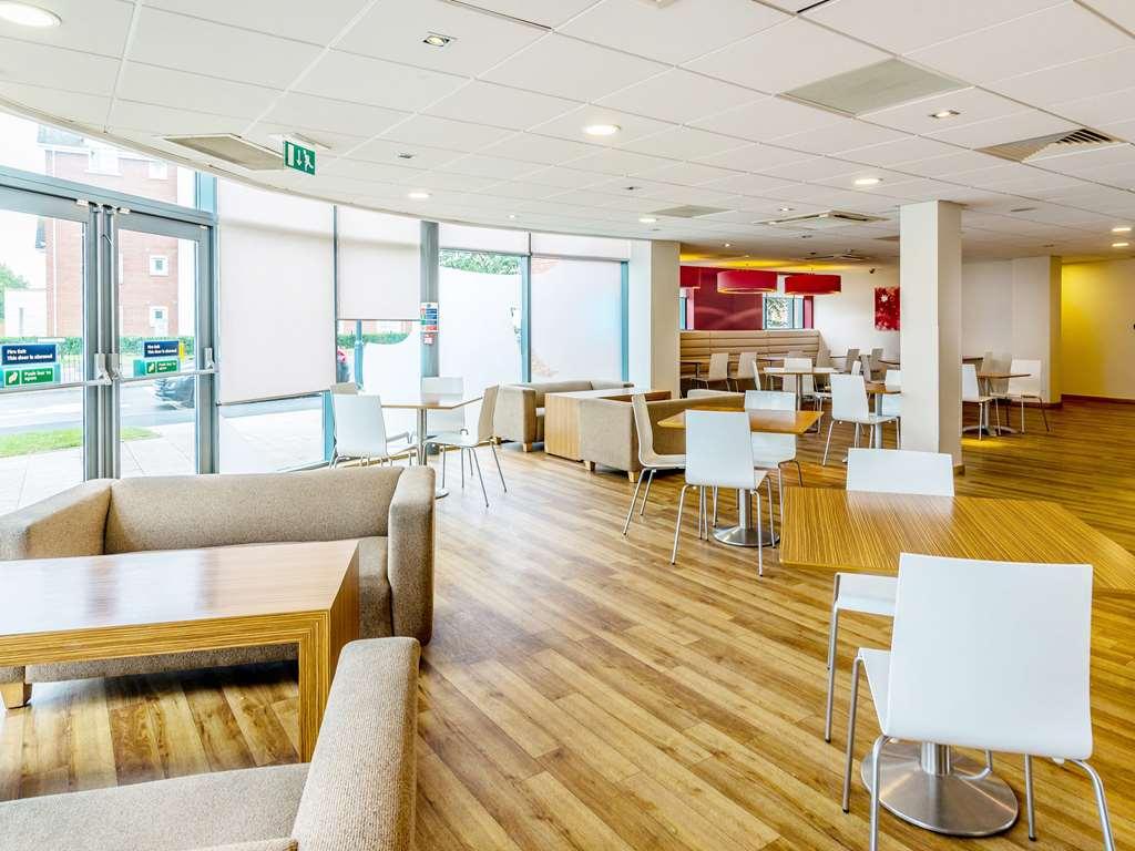 Travelodge Stratford Upon Avon Restaurant bilde